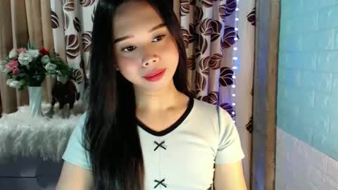 Snapshot of mikaygoddessxx chatting on March 20, 11:20 pm Mikay online show from March 20, 11:20 pm