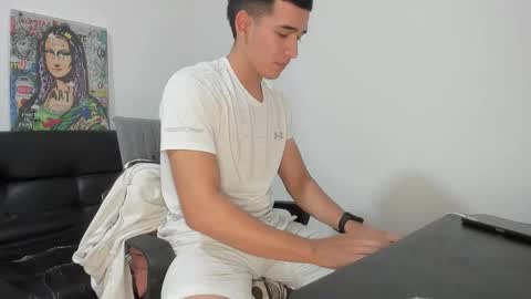 mike3xxx online show from October 24, 2:30 am