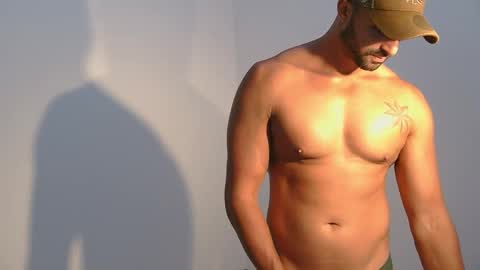 Snapshot of mike4fun99 chatting on May 21, 2:40 am mike online show from May 21, 2:40 am