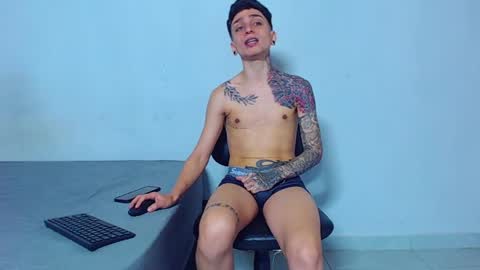 Mike IMDEPENDIENT MODEL online show from April 26, 2:37 pm