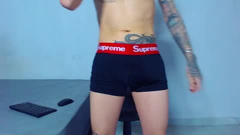 Mike IMDEPENDIENT MODEL online show from April 30, 2:12 pm