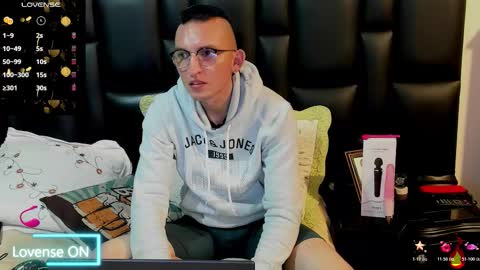 Mike Bennet Make me Cum Please online show from March 8, 10:35 pm