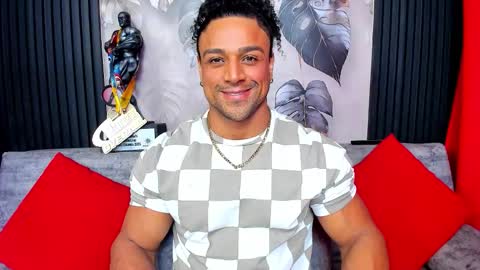 Snapshot of mike_estevess chatting on October 26, 9:37 am online show from October 26, 9:37 am