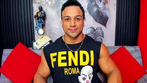 Snapshot of mike_estevess chatting on December 3, 10:02 am online show from December 3, 10:02 am