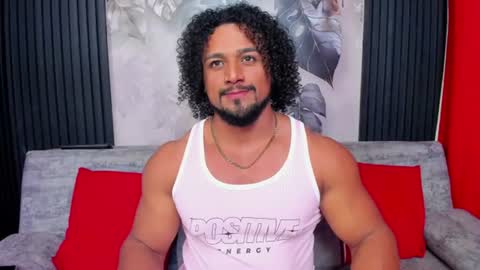 Snapshot of mike_estevess chatting on July 4, 12:39 am online show from July 4, 12:39 am