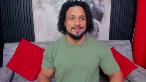 Snapshot of mike_estevess chatting on July 9, 6:50 am online show from July 9, 6:50 am
