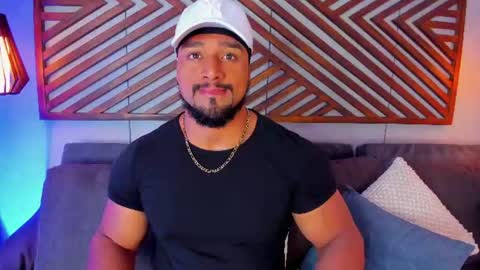 Snapshot of mike_estevess chatting on July 14, 7:35 am online show from July 14, 7:35 am