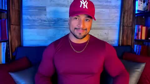 Snapshot of mike_estevess chatting on July 25, 7:39 am online show from July 25, 7:39 am