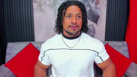 Snapshot of mike_estevess chatting on July 29, 8:12 am online show from July 29, 8:12 am