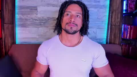 Snapshot of mike_estevess chatting on July 31, 8:03 am online show from July 31, 8:03 am