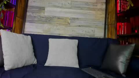 Snapshot of mike_estevess chatting on August 3, 9:04 am online show from August 3, 9:04 am
