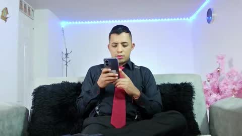 mike_fetiche online show from December 17, 11:38 am