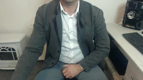 Snapshot of mike_master30 chatting on December 3, 7:10 am MikeMaster online show from December 3, 7:10 am