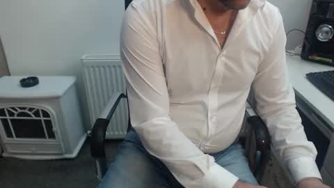 Snapshot of mike_master30 chatting on December 22, 8:38 am MikeMaster online show from December 22, 8:38 am