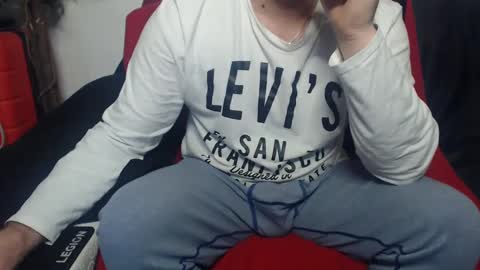 Snapshot of mike_master30 chatting on January 9, 7:52 am MikeMaster online show from January 9, 7:52 am