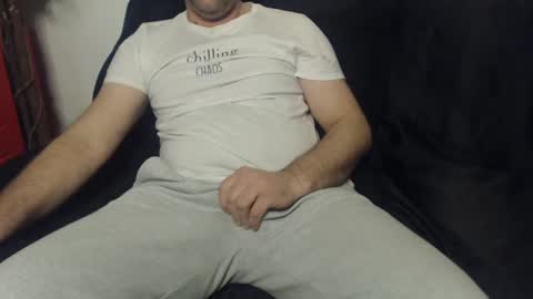 Snapshot of mike_master30 chatting on January 22, 9:35 am MikeMaster online show from January 22, 9:35 am