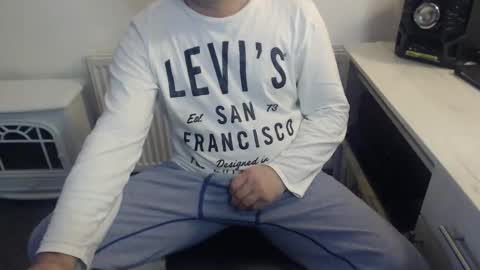 Snapshot of mike_master30 chatting on February 14, 9:24 am MikeMaster online show from February 14, 9:24 am