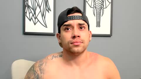 Snapshot of mike_montoya chatting on December 11, 4:39 am Mike Montoya online show from December 11, 4:39 am