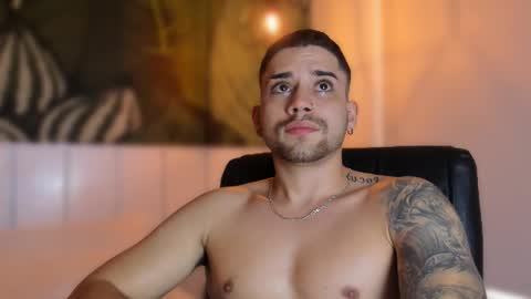 Snapshot of mike_montoya chatting on November 20, 5:23 pm Mike Montoya online show from November 20, 5:23 pm