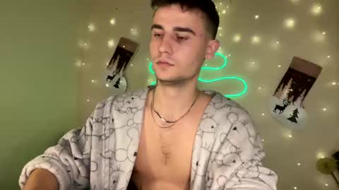 Snapshot of mike_severi chatting on December 22, 1:00 pm Mike online show from December 22, 1:00 pm
