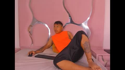 mikeandmoonasm online show from October 21, 12:28 pm