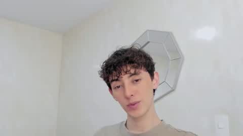 Snapshot of mikebelf4 chatting on December 20, 4:52 am Mikebelf4 online show from December 20, 4:52 am