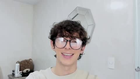 Snapshot of mikebelf4 chatting on February 27, 12:32 am Mikebelf4 online show from February 27, 12:32 am