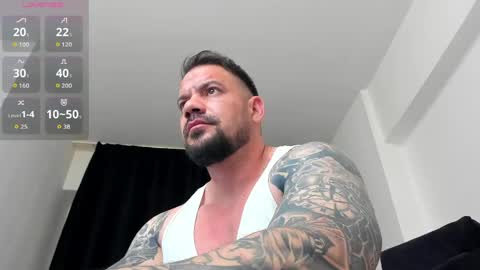 Snapshot of mikebigboy31 chatting on June 5, 9:04 am Mike online show from June 5, 9:04 am
