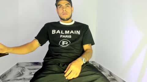 mikee_scooth online show from November 28, 7:05 pm