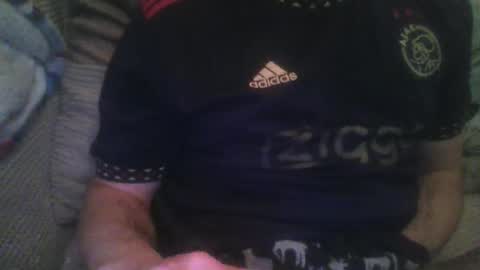 mikehockishuge9 online show from November 28, 5:04 pm