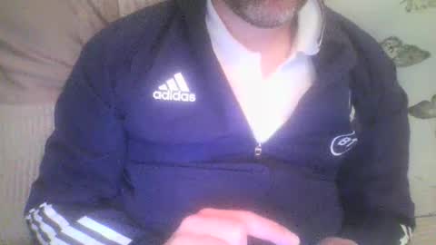 Snapshot of mikehockishuge9 chatting on May 4, 9:11 pm mikehockishuge9 online show from May 4, 9:11 pm