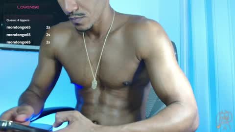 Snapshot of mikejaybr chatting on June 12, 4:11 am Mike Jay online show from June 12, 4:11 am