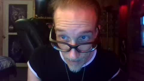 Snapshot of mikey33436 chatting on February 14, 1:02 am Michael online show from February 14, 1:02 am