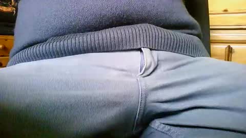 Snapshot of mikeybed chatting on April 14, 11:49 am mikeybed online show from April 14, 11:49 am