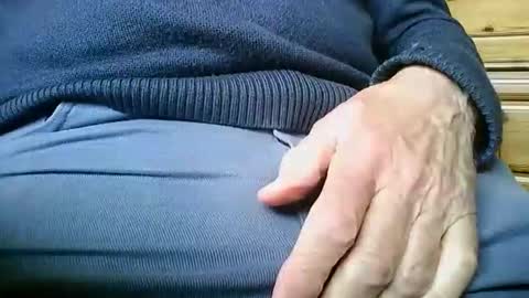 Snapshot of mikeybed chatting on April 16, 2:18 pm mikeybed online show from April 16, 2:18 pm