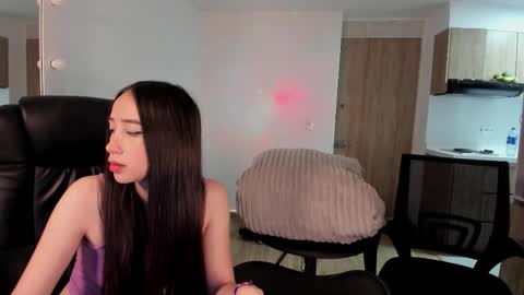 Snapshot of mikeyvioleta chatting on October 26, 11:53 pm VIOLETAMIKE online show from October 26, 11:53 pm