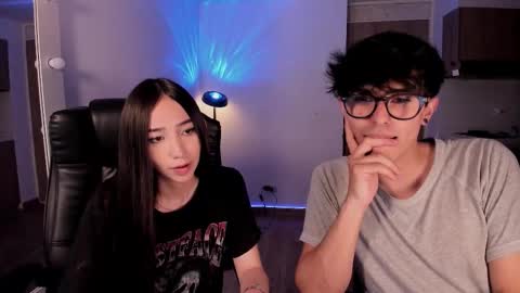 Snapshot of mikeyvioleta chatting on November 26, 10:33 pm VIOLETAMIKE online show from November 26, 10:33 pm