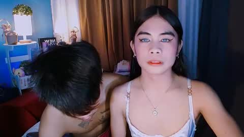 Snapshot of mikhayla_and_zeus_room chatting on December 8, 6:33 am Mikhayla and Zeus online show from December 8, 6:33 am