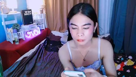 Snapshot of mikhayla_and_zeus_room chatting on December 13, 9:13 am Mikhayla and Zeus online show from December 13, 9:13 am