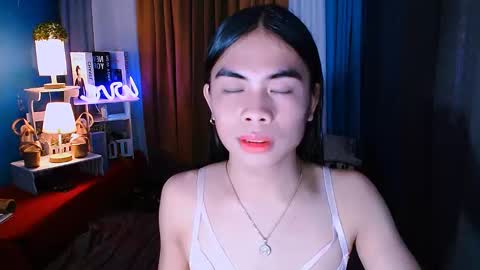 Snapshot of mikhayla_and_zeus_room chatting on January 14, 4:04 am Mikhayla and Zeus online show from January 14, 4:04 am