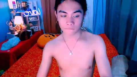 Snapshot of mikhayla_and_zeus_room chatting on February 24, 7:00 am Mikhayla and Zeus online show from February 24, 7:00 am