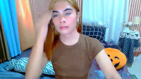 Snapshot of mikhayla_and_zeus_room chatting on October 2, 5:58 am Mikhayla and Zeus online show from October 2, 5:58 am