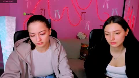 Snapshot of miki_nikki chatting on March 24, 6:51 am Miki online show from March 24, 6:51 am