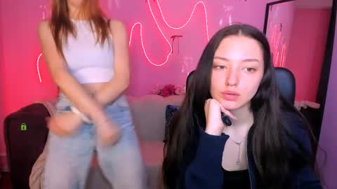 Snapshot of miki_nikki chatting on April 9, 5:51 am Miki online show from April 9, 5:51 am