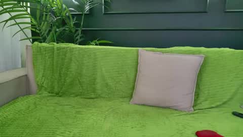 Snapshot of mikka_blush chatting on May 18, 9:53 pm mikka_blush online show from May 18, 9:53 pm