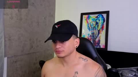 Snapshot of mikke_love chatting on June 21, 2:52 pm MIKKE online show from June 21, 2:52 pm