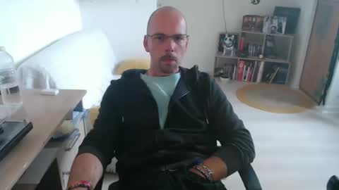 mikmik91 online show from September 10, 1:00 pm