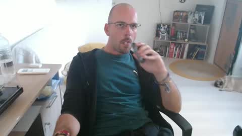 mikmik91 online show from September 11, 3:45 pm