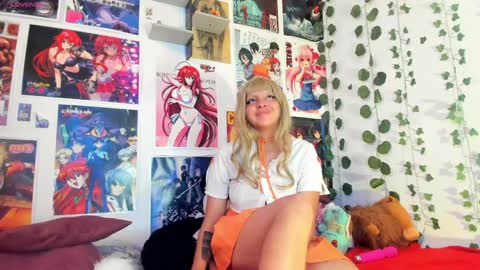 Snapshot of miku_katsuragi chatting on December 6, 10:19 pm miku katsuragi online show from December 6, 10:19 pm
