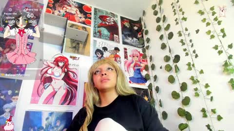 Snapshot of miku_katsuragi chatting on December 11, 5:53 am miku katsuragi online show from December 11, 5:53 am